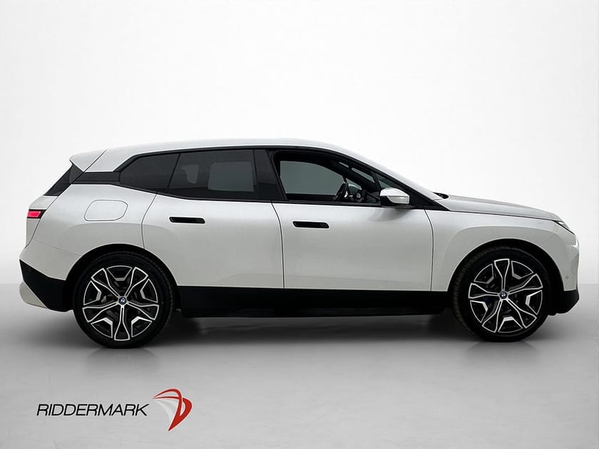 Bild 5 av BMW iX xDrive50 Sport Comfort Pano Luft Laser H/K Drag MOMS