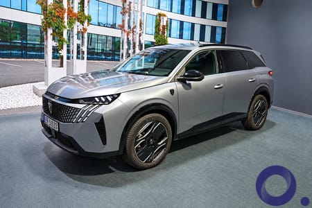 Peugeot E-5008 Dual Motor