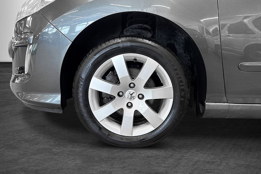 Bild 2 av Peugeot 308 5-dörrar 1.6 THP Automat (140hk) Pano Helskinn MVärm