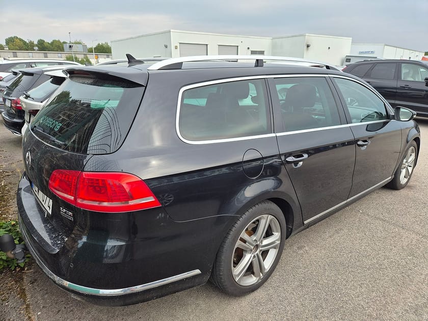 Bild 3 av Volkswagen Passat Variant COMBI 4MOTION 2.0D 4x4 170HK R-Line
