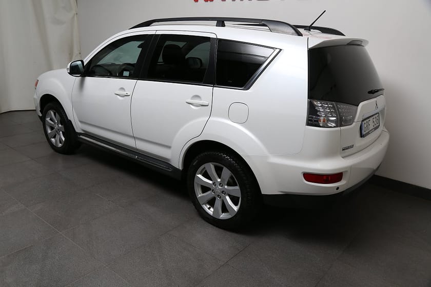 Bild 4 av Mitsubishi Outlander 5-seater 2,4 MIVEC 170hk Comfort AWD 5-Sits