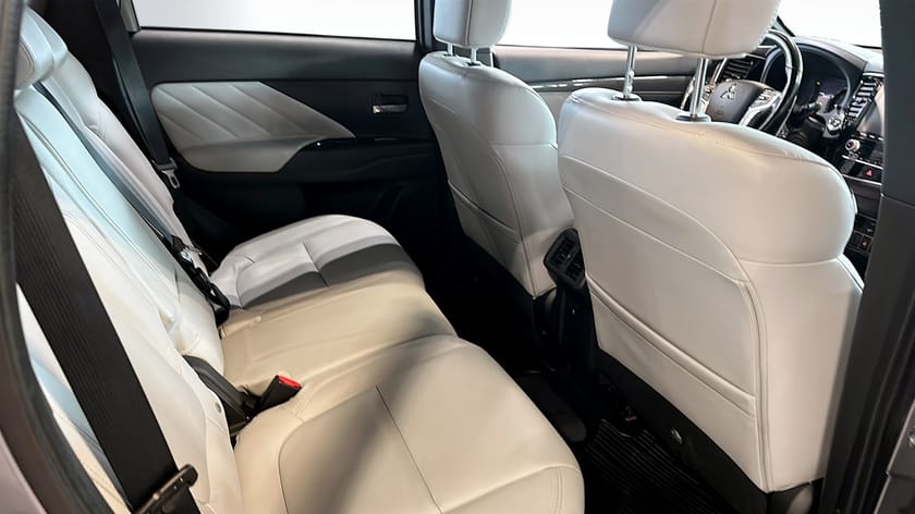 Bild 5 av Mitsubishi Outlander PHEV P-HEV 230HK AWD Plug-in / Business / Dragkrok / V-Hjul