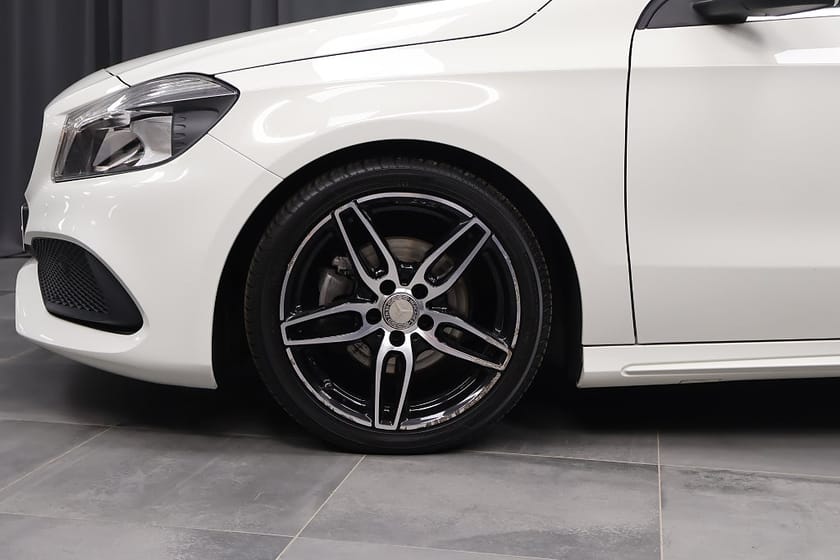 Bild 5 av Mercedes-Benz A 180 AMG Style Line låga mil 1 ägare