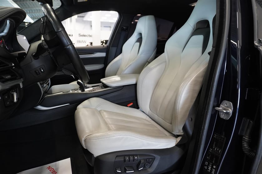 Bild 2 av BMW X6 M Panorama Elstol-Minne HUD Värmare H K Drag