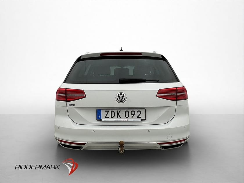 Bild 5 av Volkswagen Passat Variant GTE 1.4 TSI 218hk Cockpit B-Kamera Drag