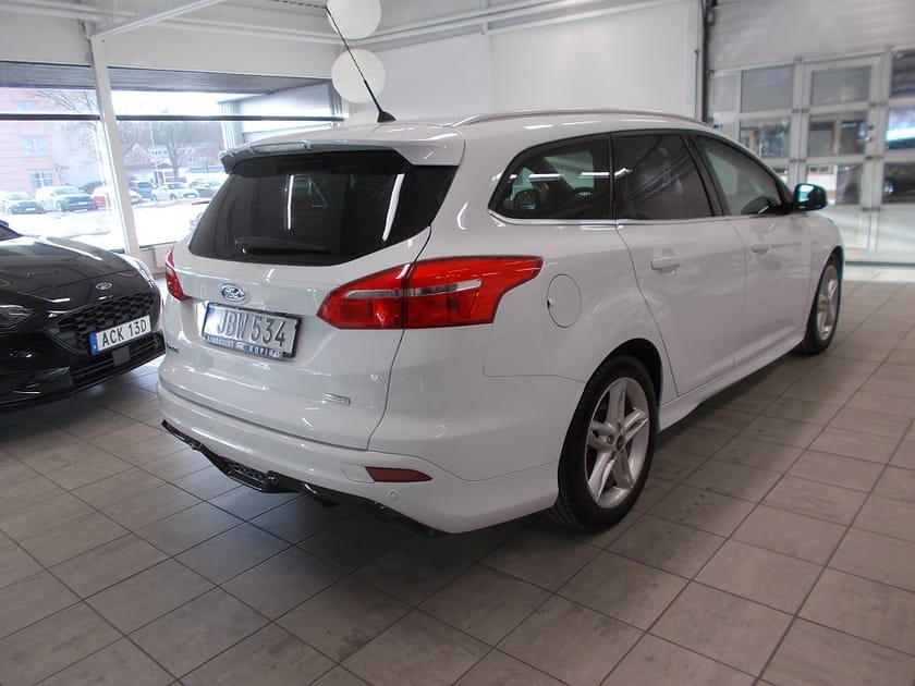 Bild 3 av Ford Focus Kombi ST-Line 125hk Kamrem bytt Låg skatt
