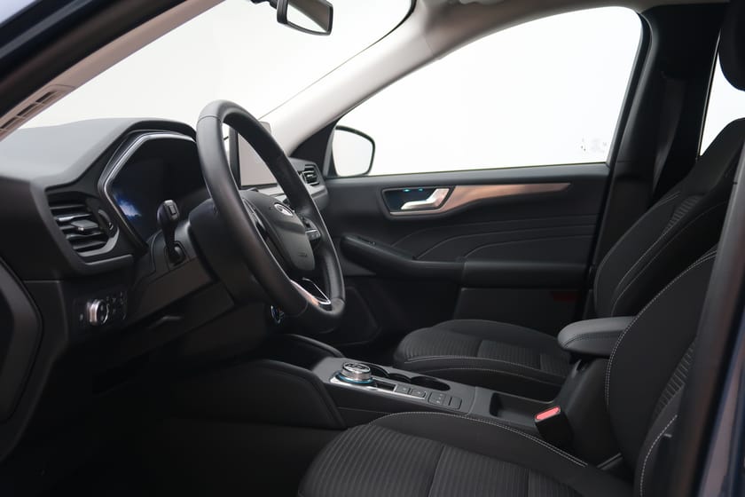 Bild 4 av Ford Kuga Plug-In Hybrid 2.5 225 PHEV Titanium A
