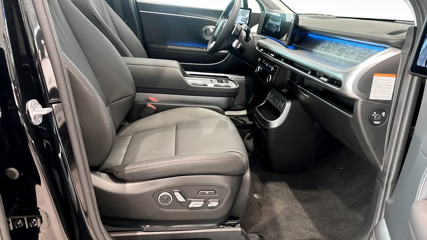 Bild 3 av Hyundai Ioniq 9 Long Range AWD CALLIGRAPHY 6S RLX VP+
