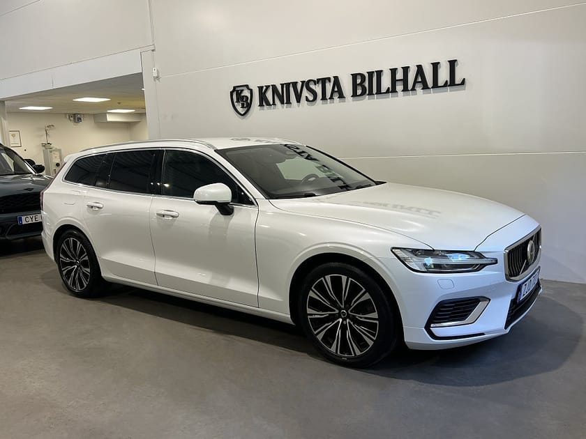 Bild 3 av Volvo V60 Recharge T6 AWD Core Edition Moms BLIS Drag 350hk
