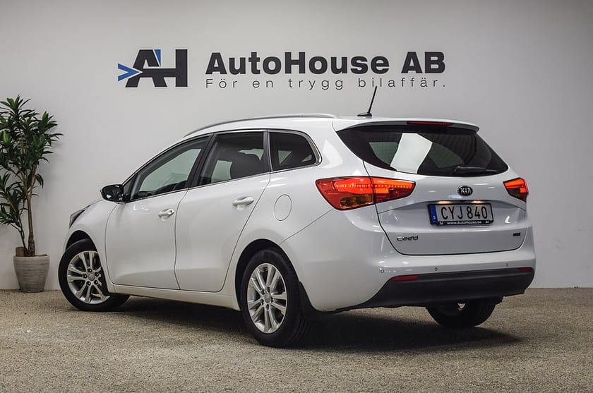 Bild 2 av Kia cee'd_sw 1.6 CRDi Special Edition B-kamera Nyservad