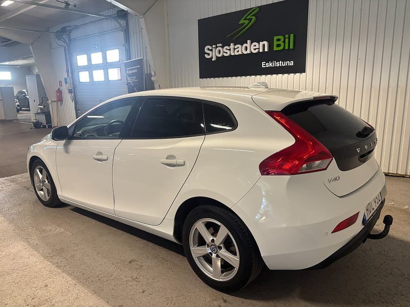 Bild 3 av Volvo V40 D2 Geartronic Your Kinetic Drag/Bluetooth/Extra ljus