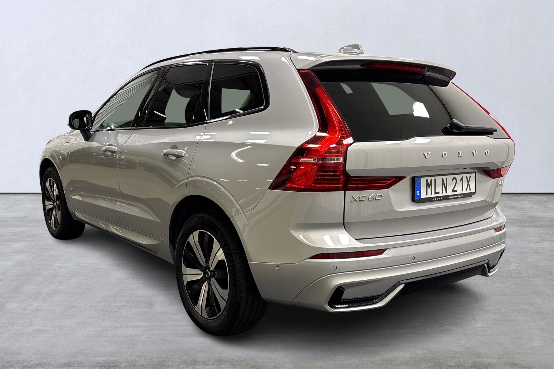 Volvo XC60 T6 Plus Dark Edition 2025, kuva 4/10