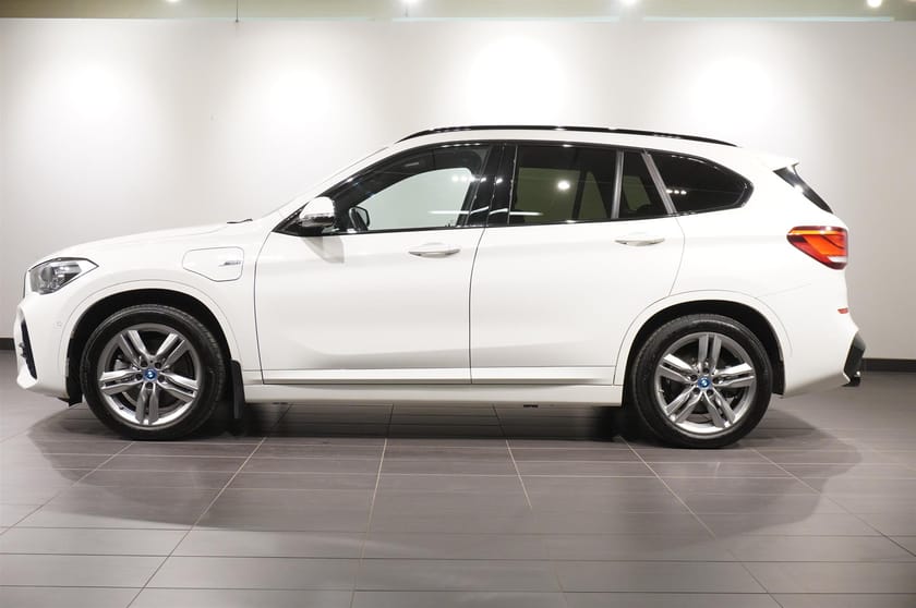 Bild 2 av BMW X1 xDrive25e M Sport Drag HiFi Kamera HUD