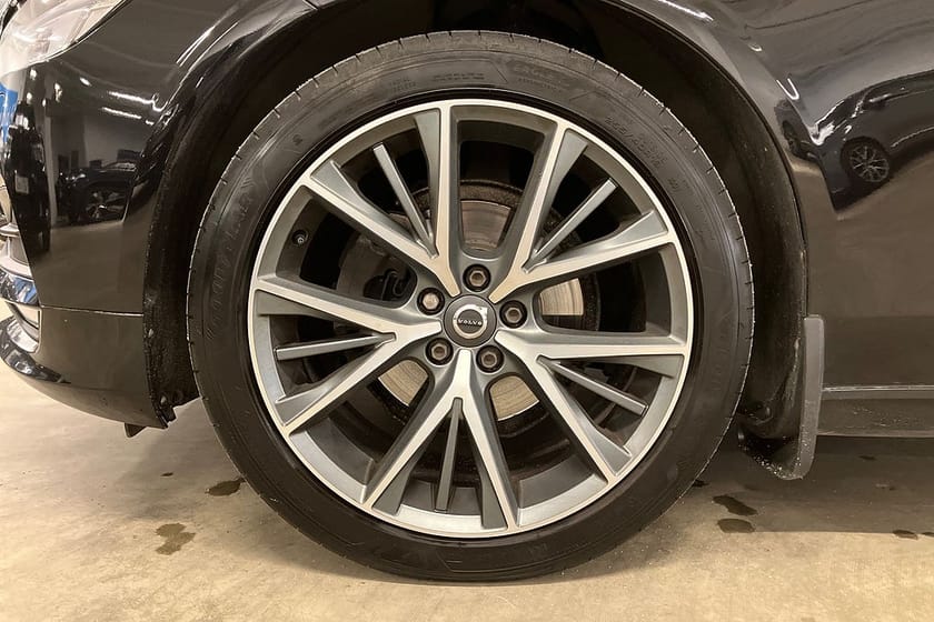 Bild 5 av Volvo V90 D4 AWD Polestar Optimisation Momentum / Sommarkampanj