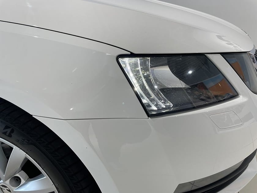 Bild 5 av Škoda Octavia Kombi Skoda Combi AMBITION TDI 115 DSG7 DRAG | VÄRMARE