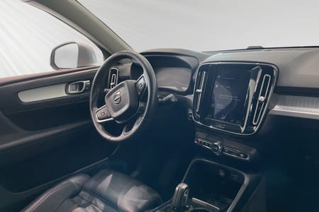 Volvo XC40 D4 AWD Momentum Intro Edition