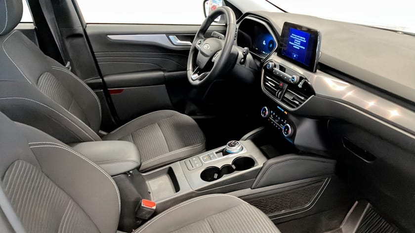 Bild 3 av Ford Kuga Plug-In Hybrid Titanium E-CVT 225hk