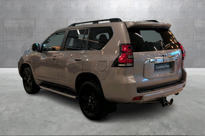 Bilde 3 av Toyota Land Cruiser 5-dørs 2,8 D-4D GX aut Toppmodell - Alt utstyr - Hengerfeste