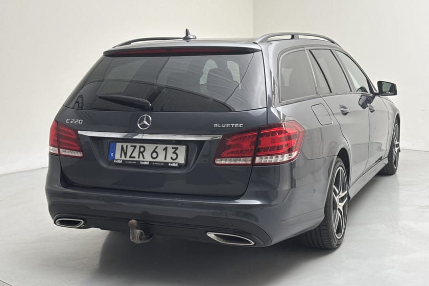 Bild 3 av Mercedes-Benz E 220 T BlueTEC 4MATIC Kombi S212 (170hk) AMG Line