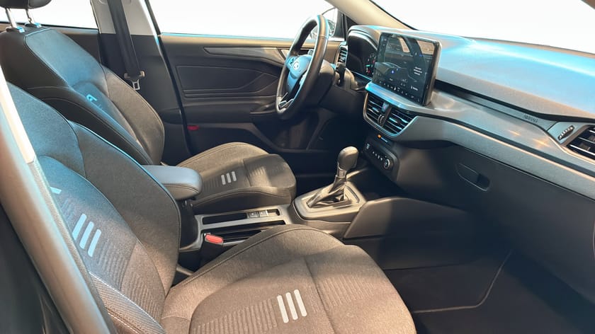 Bild 3 av Ford Focus Active Kombi Automat 1.0 E85 125HK  Carplay Rattvärme