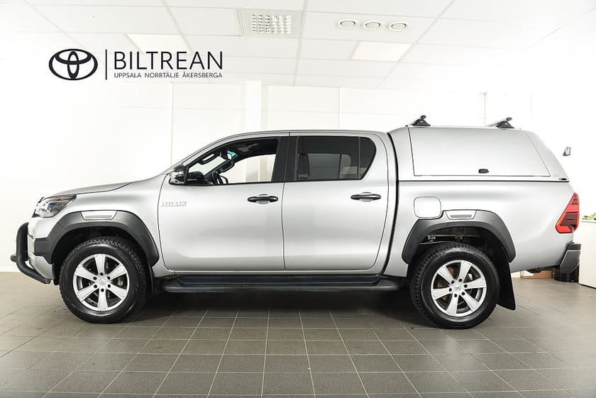 Bild 3 av Toyota Hilux Dubbelhytt D-Cab 2.8 4WD Invincible Drag JBL Skinn Moms