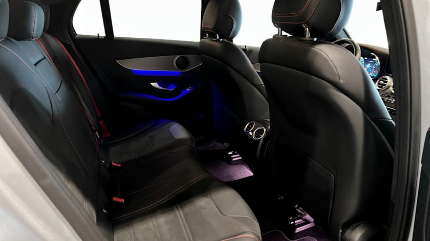 Bild 5 av Mercedes-Benz GLC 300 de Coupé 4MATIC AMG / 360° / Night