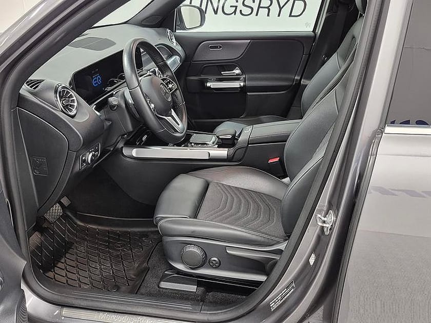 Bild 2 av Mercedes-Benz EQB 300 4MATIC 300 Elbil