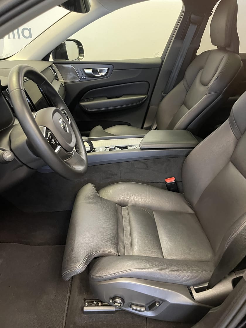 Bild 5 av Volvo XC60 Recharge T6 Plus Bright / Tonade rutor / Läderklädsel /