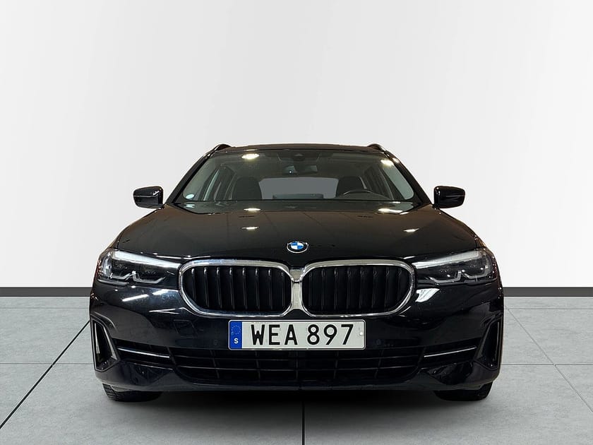 Bild 2 av BMW 520d xDrive Touring MOMS Bkamera Rattvärm HiFi-ljud S&V