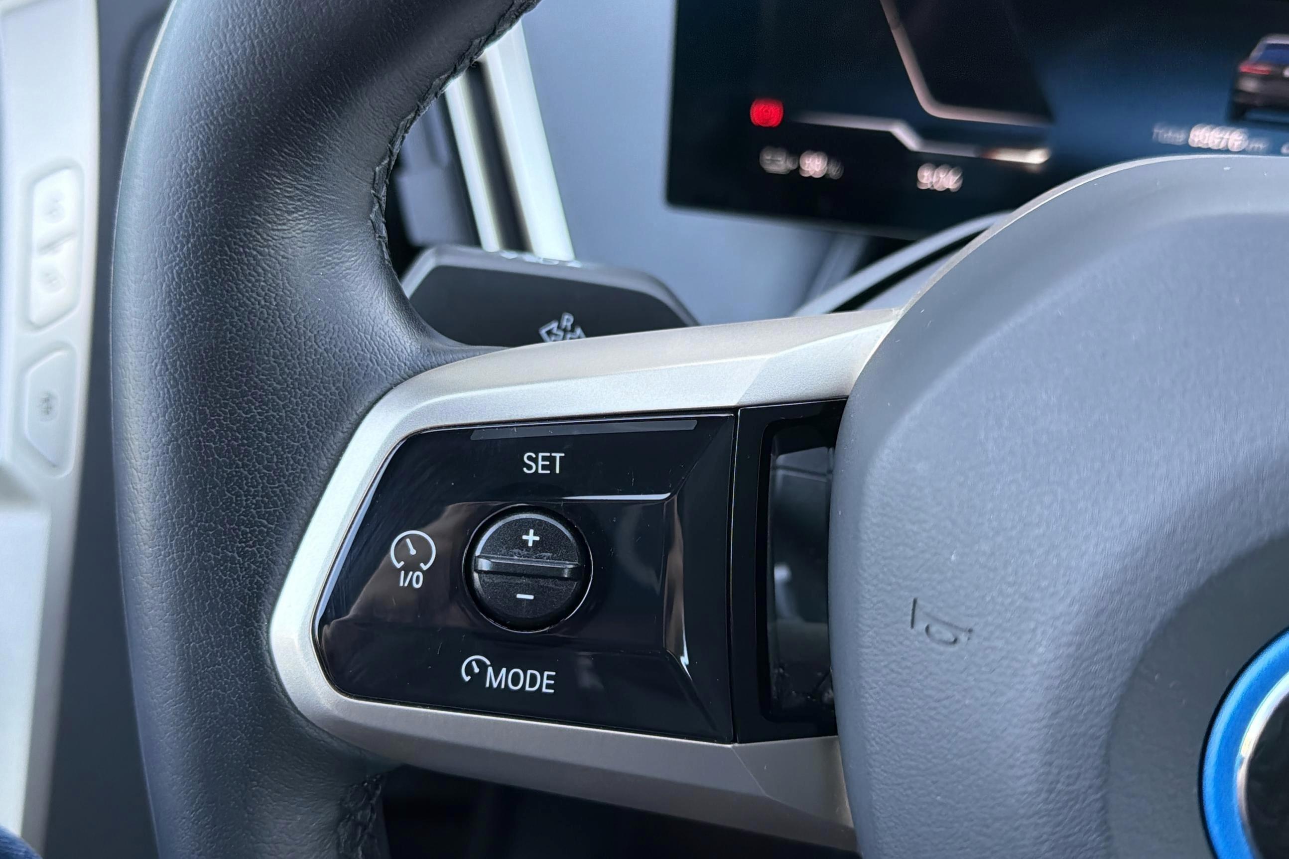 BMW iX xDrive50, 524hp, 2023