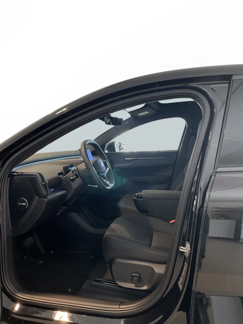 Bild 25 av 27 – Volvo EX30 Twin Motor Performance Ultra