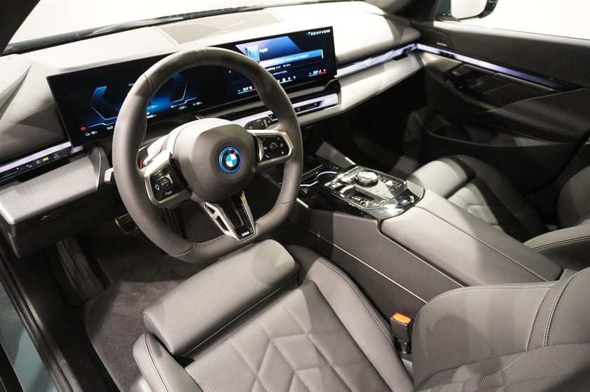 Bild 4 av BMW i5 xDrive40 Touring M Sport Active Ed Drag DA H K