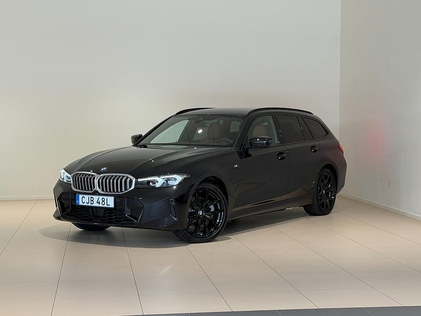 Bild 1 av BMW 330e xDrive Touring xDrive,M-Sport,Drag,Värmare,Adp Fart-Räntekampanj 0,95%