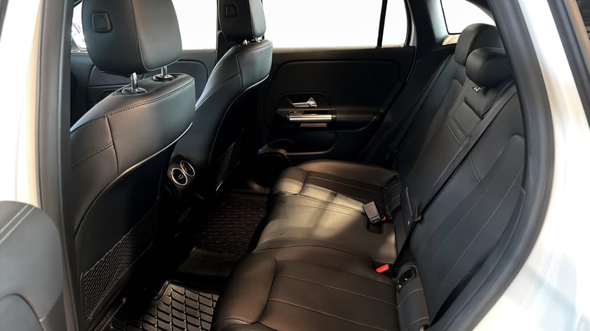 Bild 5 av Mercedes-Benz EQA 250 // Widescreen // Backkamera// Drag