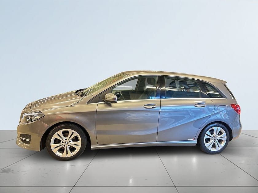 Bild 4 av Mercedes-Benz B 180 d 7G-DCT Urban MoK-värm/P-Sens/SoV-däck/CarPlay
