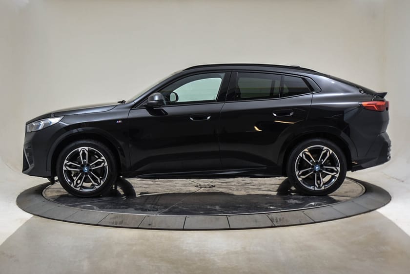 Bilde 2 av BMW iX2 xDrive30 Fully Charged Premium E.(K)