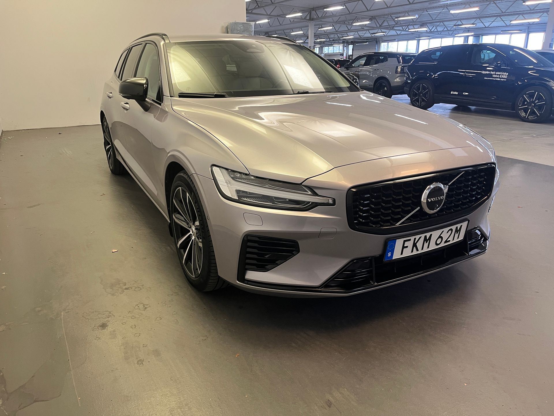 Volvo V60 T6 Plus Dark Nordic Edition 2026, photo 6/10