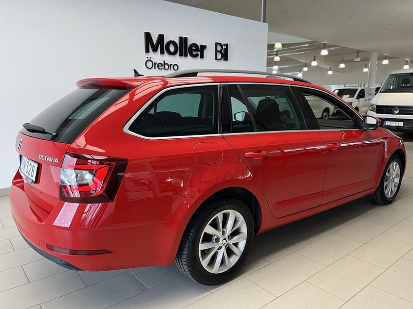 Bild 3 av Škoda Octavia Kombi Skoda VIA COMBI AMBITION 1,0 TSI 115hk I Elbaklucka