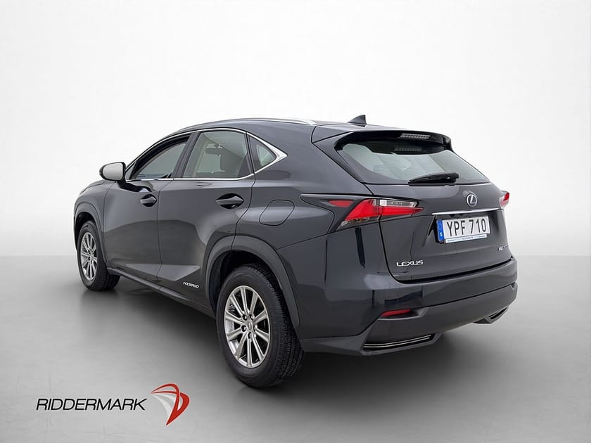 Bild 5 av Lexus NX 300h AWD E-CVT Kamera Halvskinn Bluetooth Nyservad
