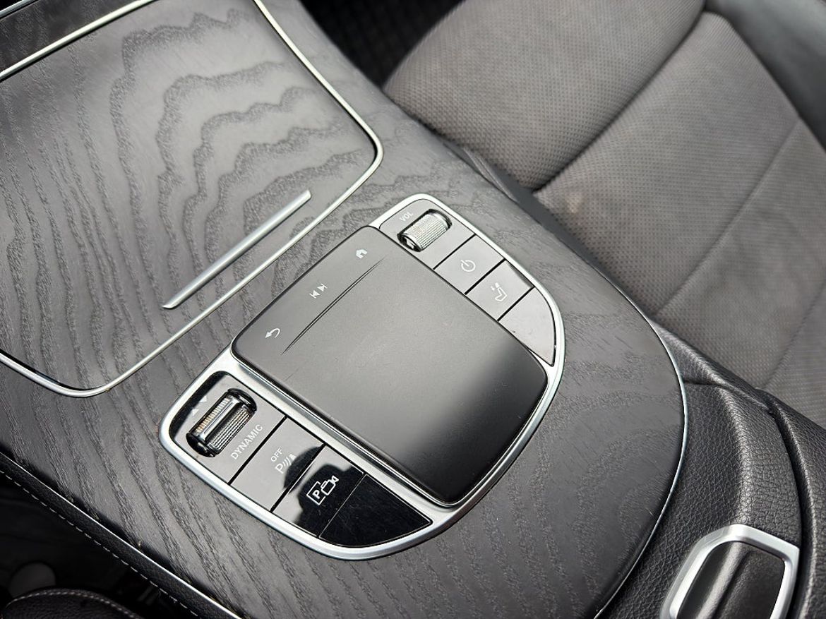 Mercedes-Benz E 300 T de 4MATIC, bild 16 av 19