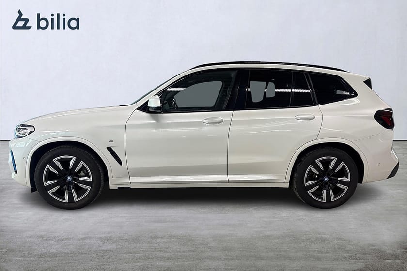 Bild 3 av BMW iX3 M-Sport | Aktiv farth. | Panorama | El stol m minne