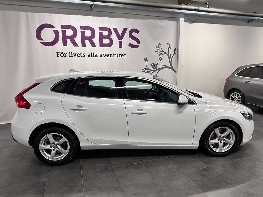 Bild 3 av Volvo V40 D2 Geartronic Momentum 120Hk P-Värmare Kamrem Bytt