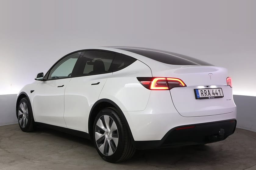 Bild 4 av Tesla Model Y Long Range AWD Autopilot Pano Drag
