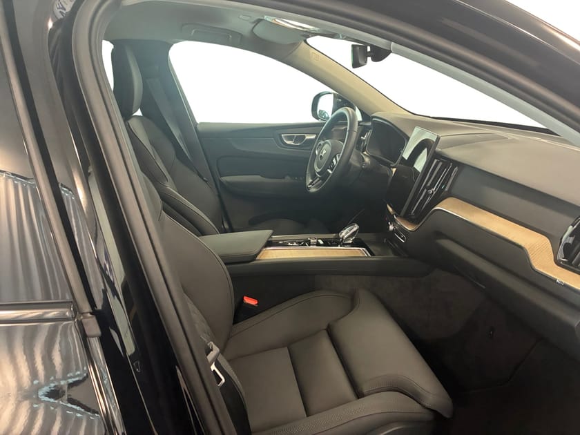 Bild 4 av Volvo XC60 T6 Plus Dark Nordic Edition