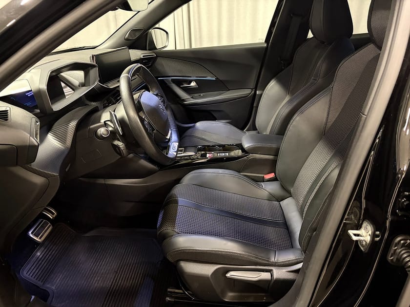 Bild 5 av Peugeot 2008 GT PureTech 130 AUT8 Inkl. Vinterhjul