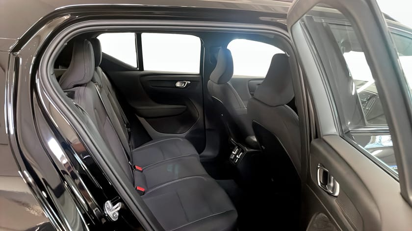 Bild 5 av Volvo XC40 Recharge Plus Edition 231Hk / Styrassistans / Kamera / Navi