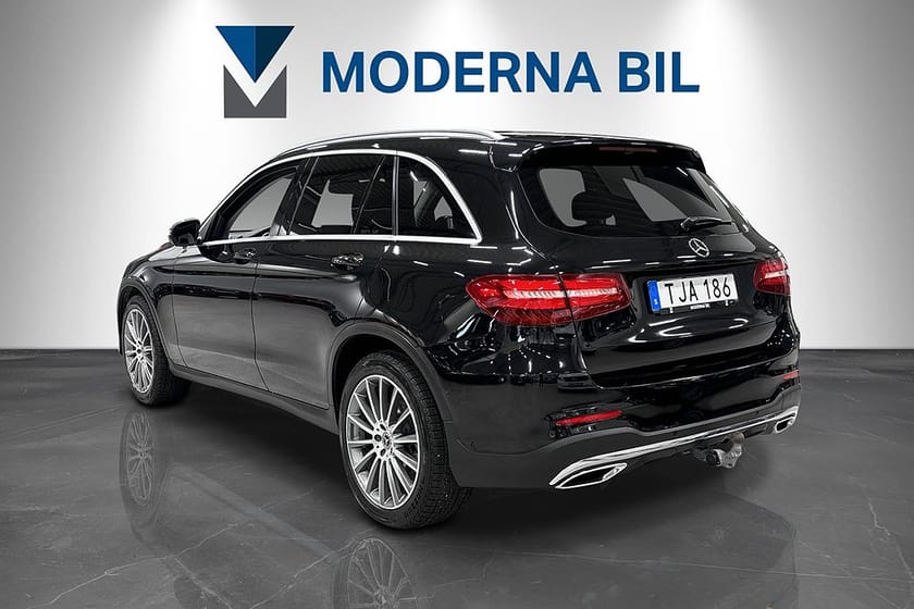 Bild 3 av Mercedes-Benz GLC 220 d 4MATIC AMG Panorama Burmester Värmare Backkamera