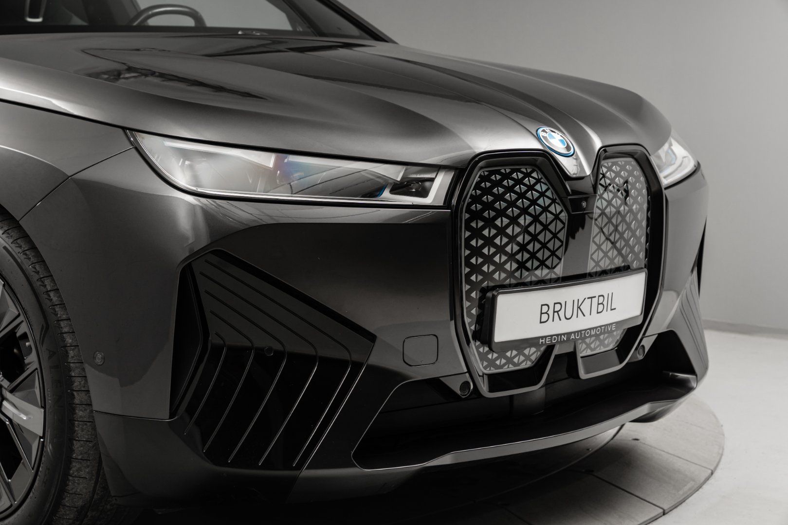 BMW iX xDrive50, 524hp, 2023