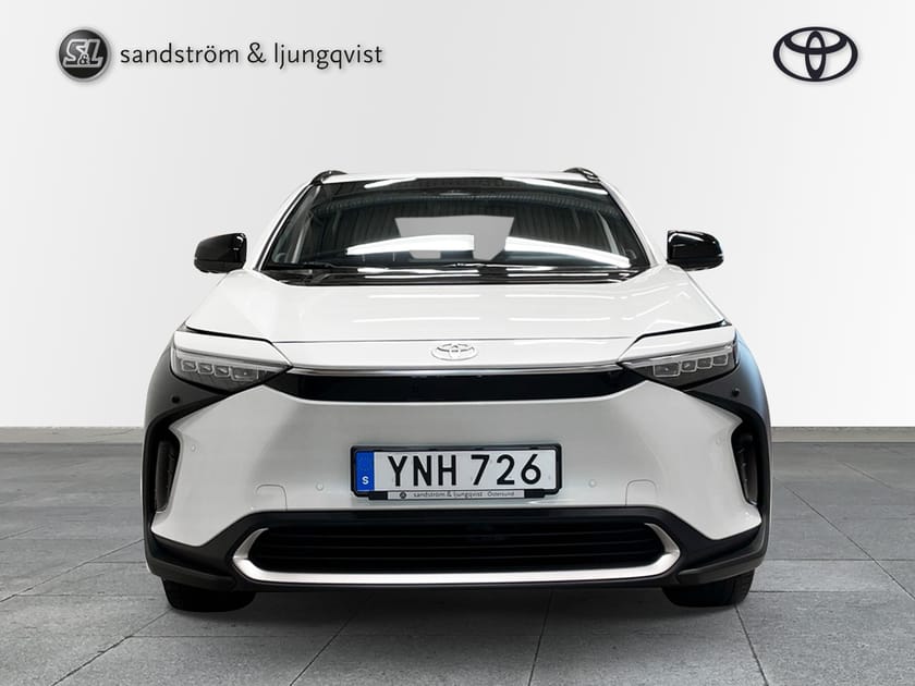 Bild 2 av Toyota bZ4X AWD EXECUTIVE 20 ALUFÄLGAR JBL