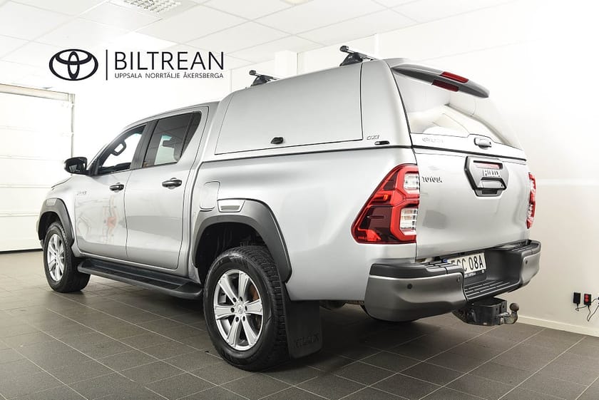 Bild 2 av Toyota Hilux Dubbelhytt D-Cab 2.8 4WD Invincible Drag JBL Skinn Moms